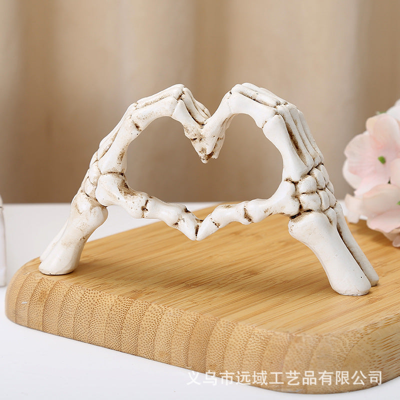Cross-border Halloween Skull Ornament Heart Gesture Resin Crafts Home Bedroom Table Decoration Gift Wholesale