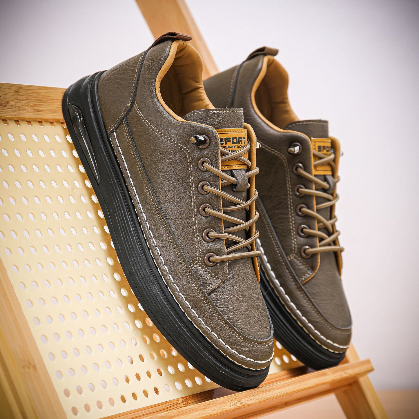 Men's shoes spring 2025 new plus-size trendy versatile casual leather shoes with soft soles and soft surfaces and one-foot shoes for men's board shoes