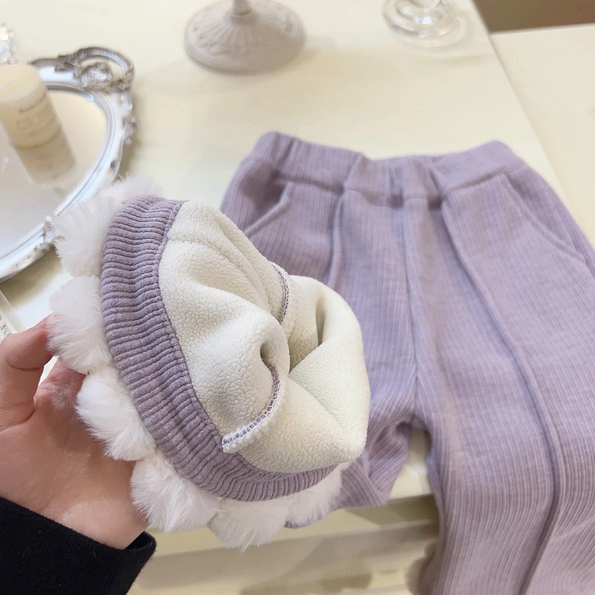 Girls' winter two-piece suit, new Korean fashion baby cardigan, knitted autumn and winter sweater, jacket and fleece trousers
