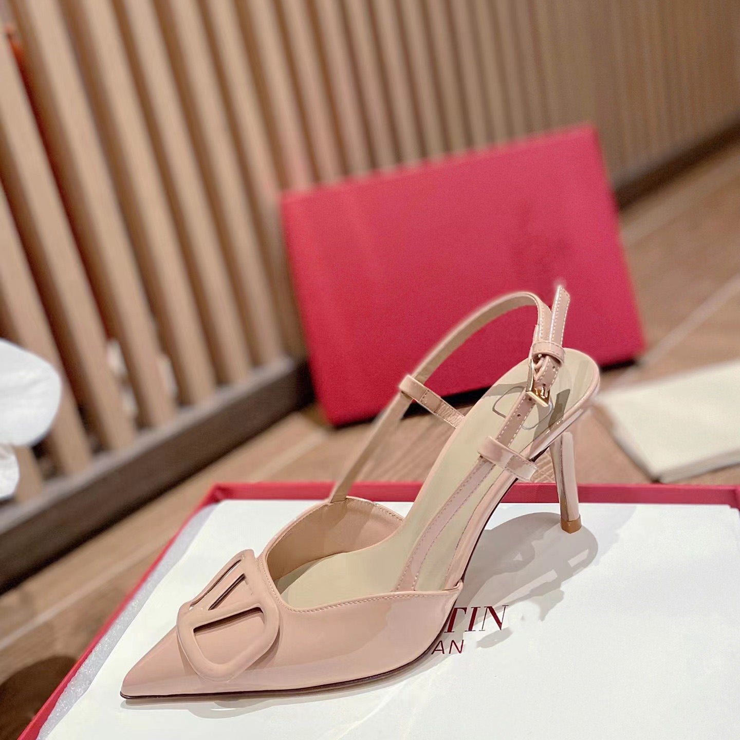 High version V home nude high heels women's 2025 summer toe toe stiletto sandals pointed toe french v buckle single shoes