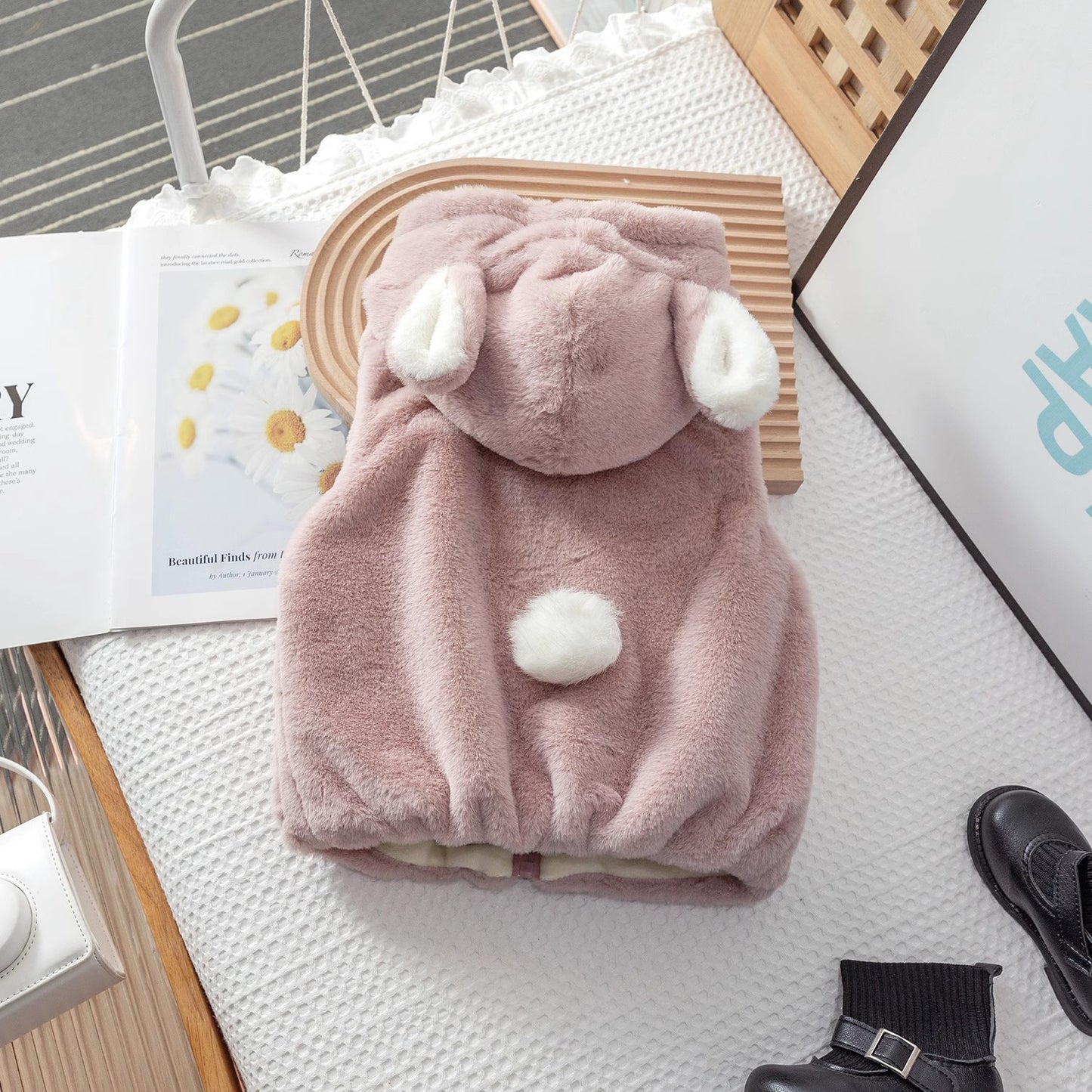 2024 winter new Korean version of super foreign girl velvet vest cute baby girl sweater vest outside the dress