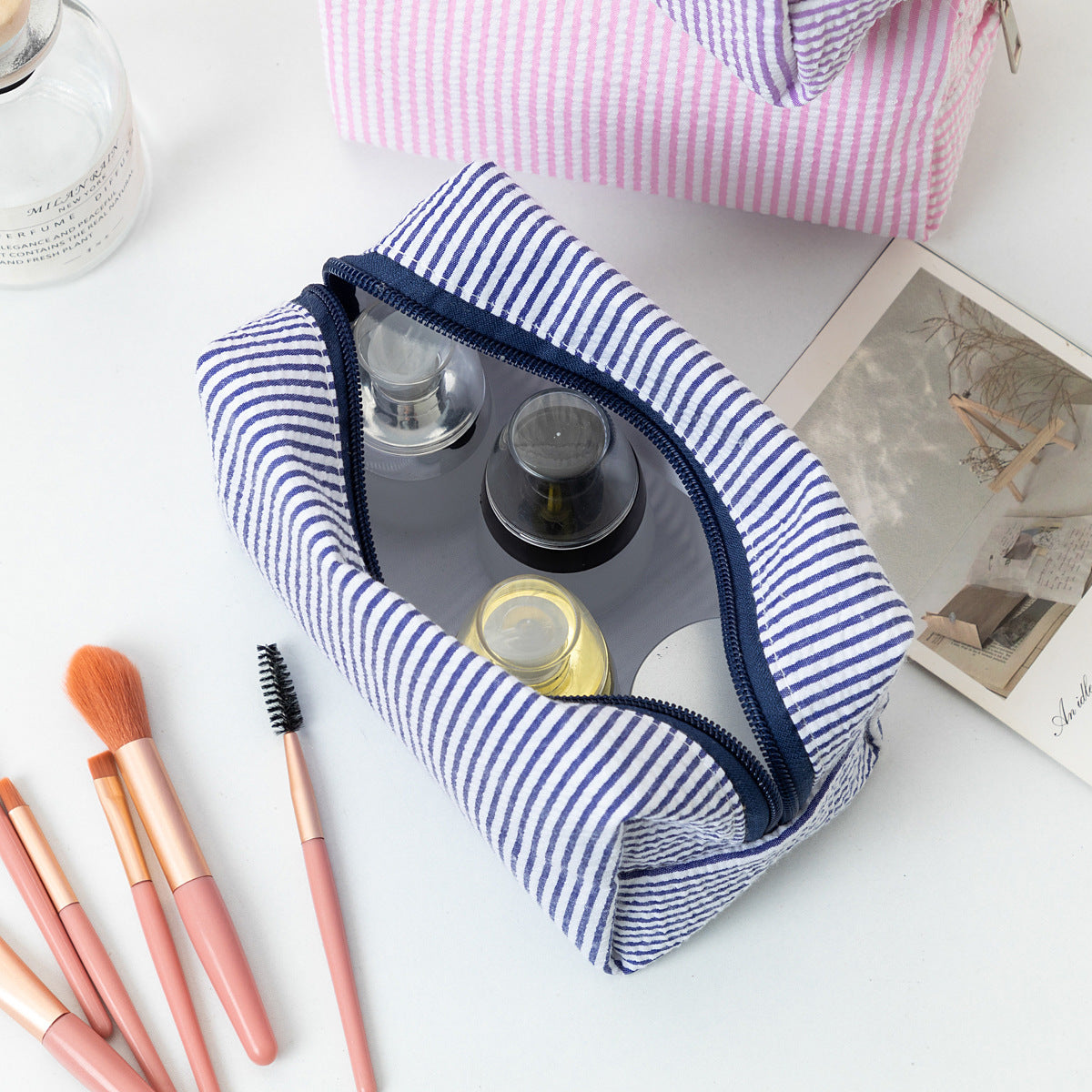 Cross-border hot selling seersucker cosmetic bag hand holding large capacity toiletry bag embroidered stripe travel cosmetics storage bag
