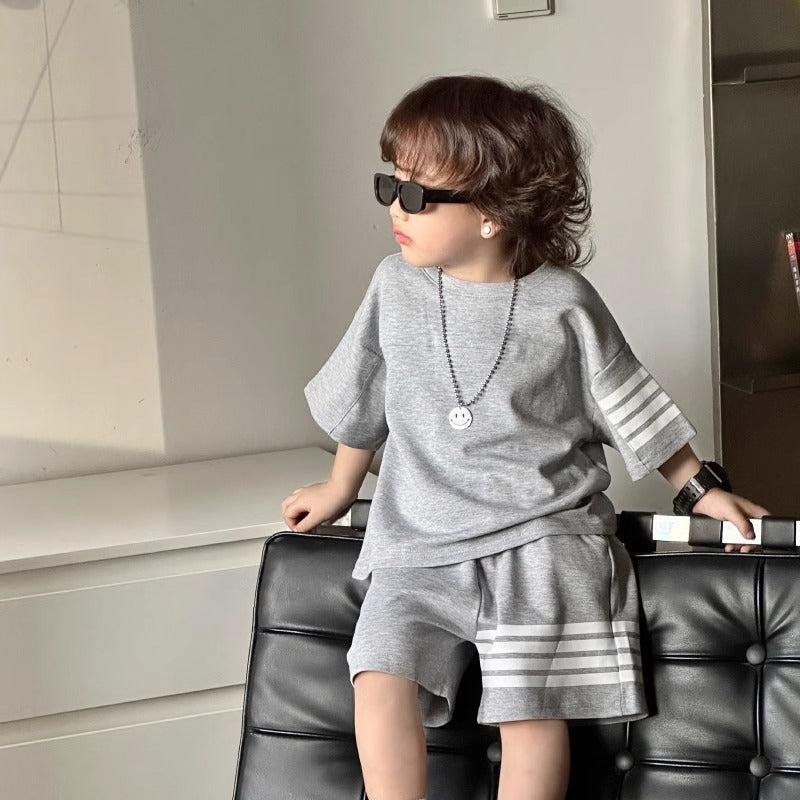 Boys' Korean version of the foreign sports suit, summer dress, short-sleeved shorts, two-piece set, three-bar casual T-shirt, children's set