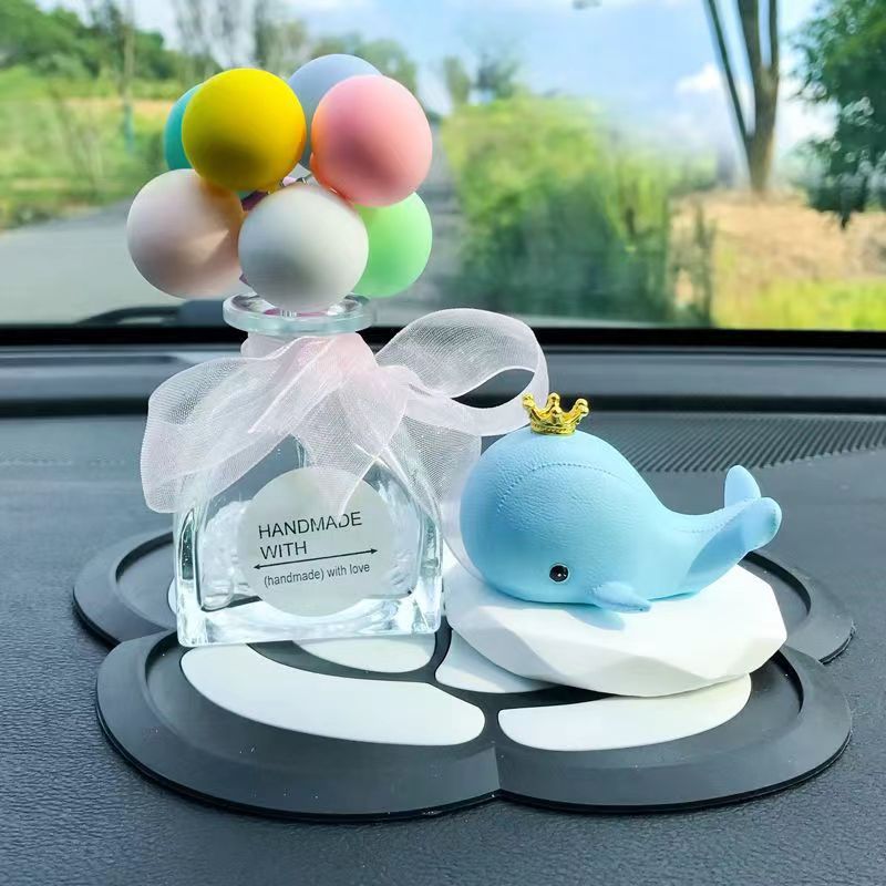 New creative car aromatherapy ornament, cartoon whale flameless essential oil diffuser stone, cute desktop purifier