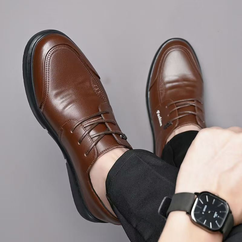 Men's shoes: new 2025 soft soles, comfortable and breathable, business men's summer casual leather shoes, trendy and versatile lace-up leather shoes