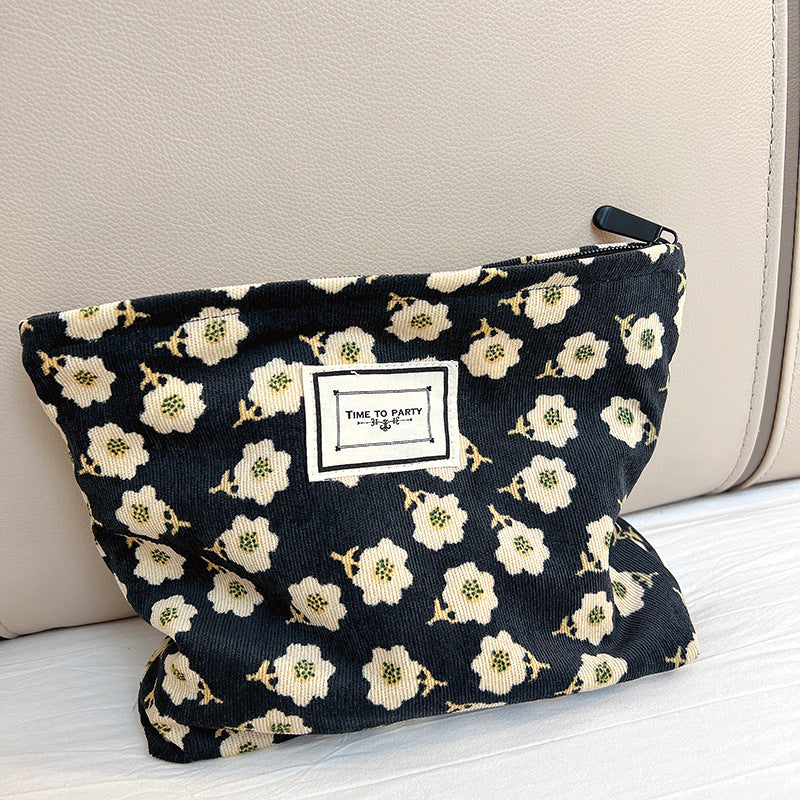 Retro flower makeup bag niche wash storage bag girls travel out skin care products canvas chain bag wholesale