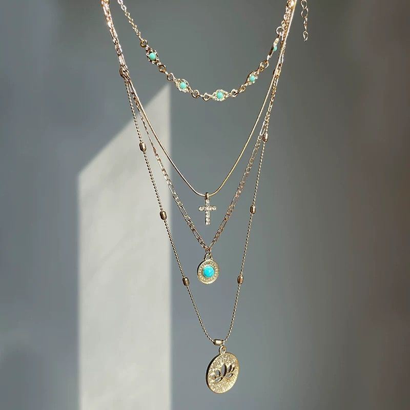 Retro hollow flower cross necklace, sweet cool style, light luxury, luxury, luxury, multi-layered clavicle chain feeling