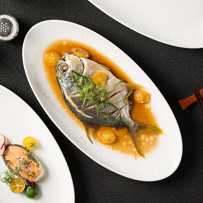 Pure white home steamed fish plate