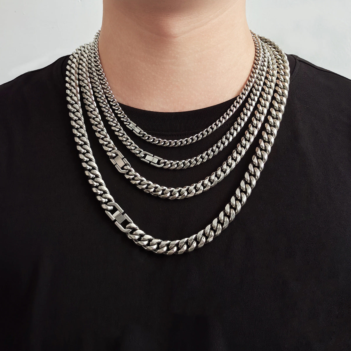 Titanium steel cuba chain hip hop necklace stainless steel round grinding crypto chain fashion men's jewelry buckle titanium steel necklace jewelry