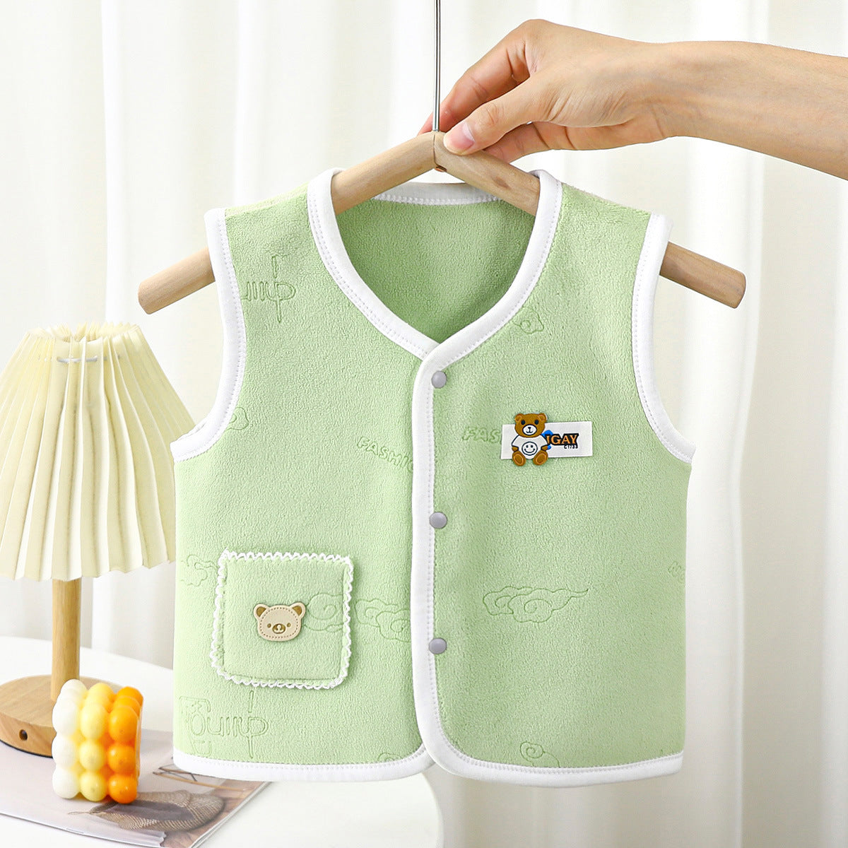 Baby vests are worn in spring and autumn for men, women and children, polar fleece warm vests, winter style baby and children's shoulder clips