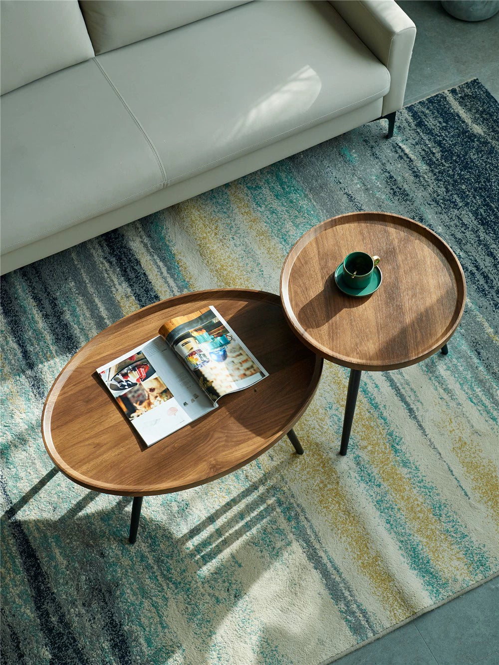 Small table simplicity