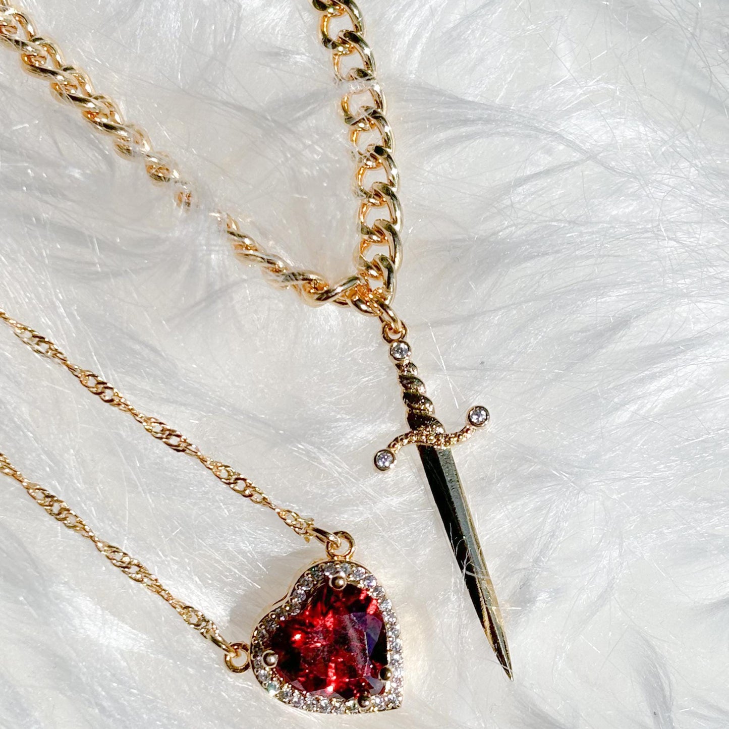 European and American cross-border Valentine's Day, one arrow piercing the heart, dagger sword, pendant, double-layer love necklace, anime alloy jewelry