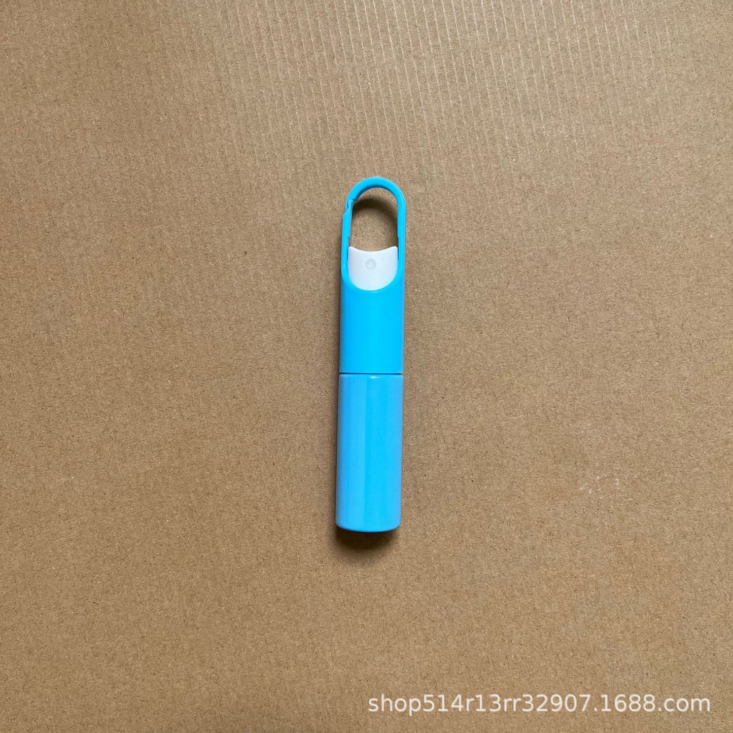 Wholesale 20ml 30ml square tube perfume spray bottle fashion plastic travel portable perfume bottle hook spray bottle