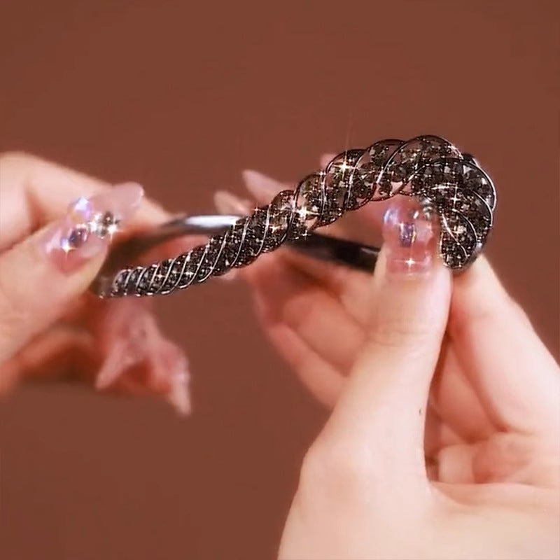 Bow pearl word grab clip women's sense of luxury 2024 new twist twist hairpin back of the head pan hairpin headpiece headpiece headwear