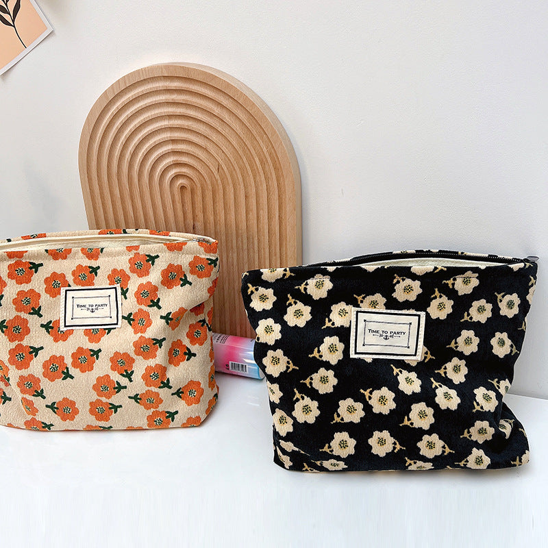 Retro flower makeup bag niche wash storage bag girls travel out skin care products canvas chain bag wholesale