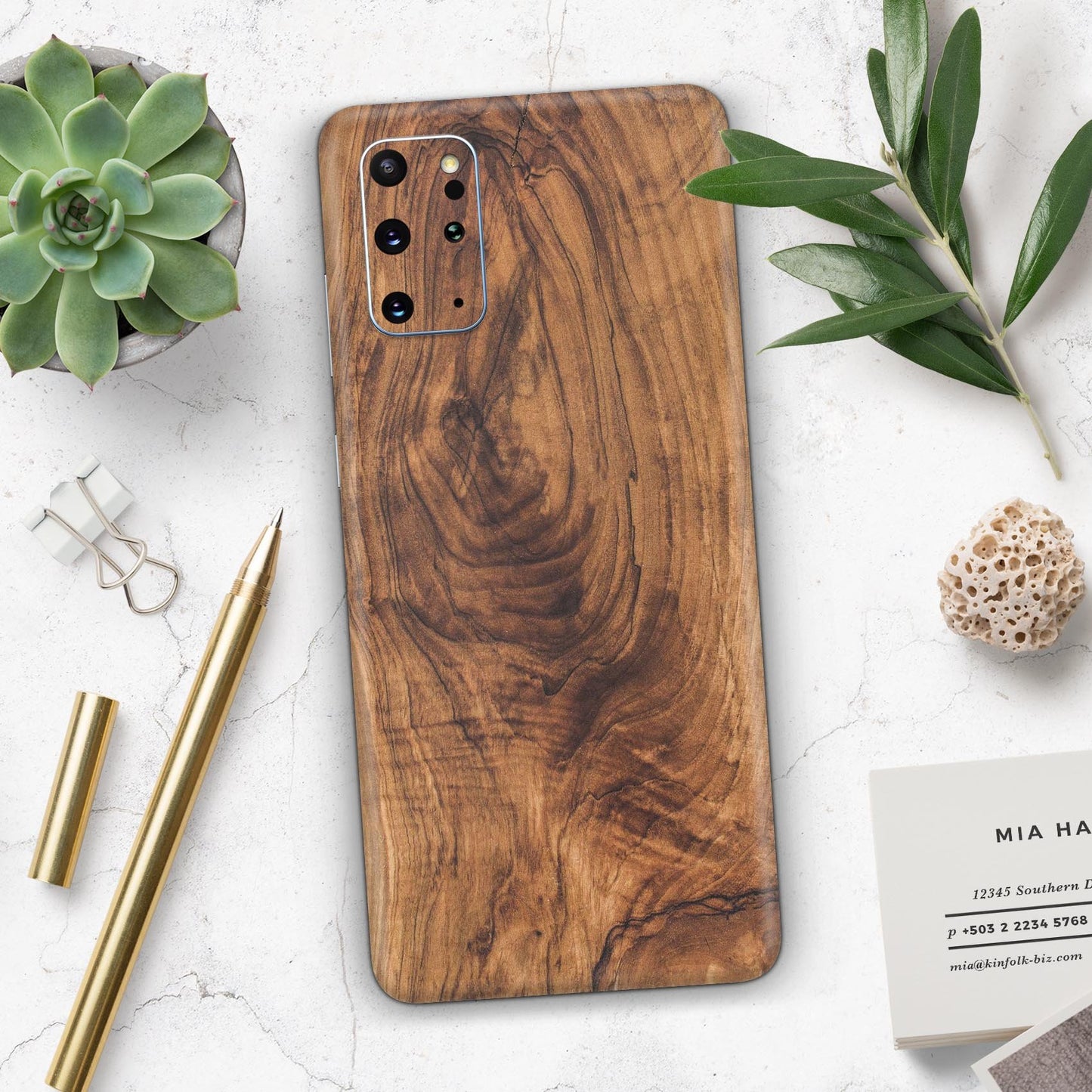 Raw Wood Planks V11 - Skin-Kit for the Samsung Galaxy S-Series S20,