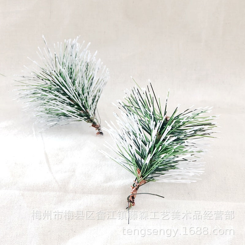 Christmas Pine Needle Pine Cone Christmas Gift Decoration Christmas Eve Gift Box Packaging Simulated Pine Cone DIY Garland Bouquet