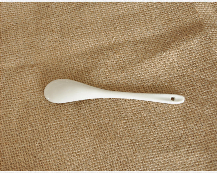 Supply Ceramic Cup Spoon Short Porcelain Spoon 13CM Coffee Spoon Cup Accessories Wholesale
