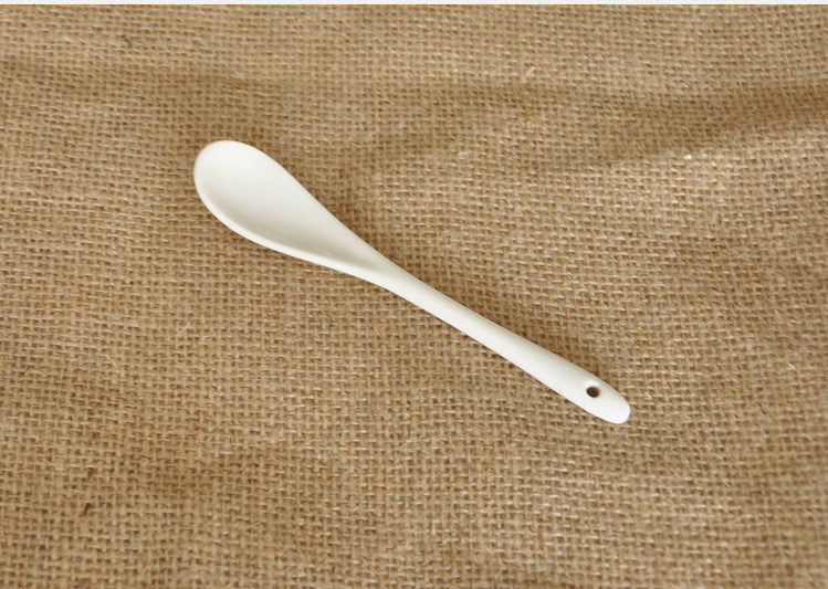 Supply Ceramic Cup Spoon Short Porcelain Spoon 13CM Coffee Spoon Cup Accessories Wholesale