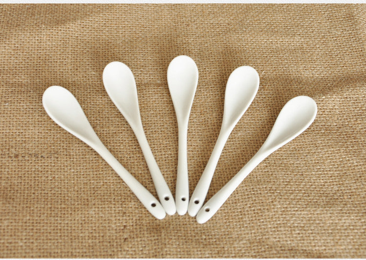 Supply Ceramic Cup Spoon Short Porcelain Spoon 13CM Coffee Spoon Cup Accessories Wholesale