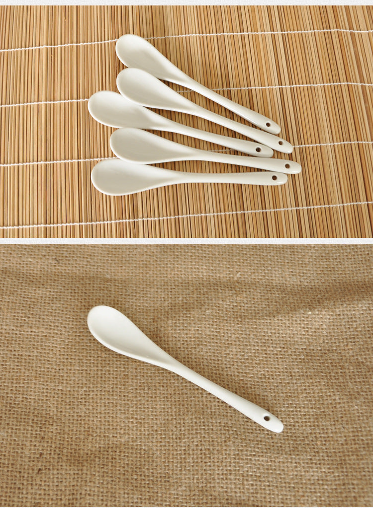 Supply Ceramic Cup Spoon Short Porcelain Spoon 13CM Coffee Spoon Cup Accessories Wholesale