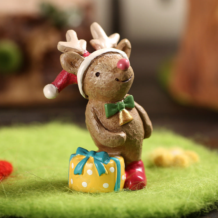 Christmas decorations, scene displays, shops, shopfronts, window ornaments, Christmas trees, tabletop ornaments, props