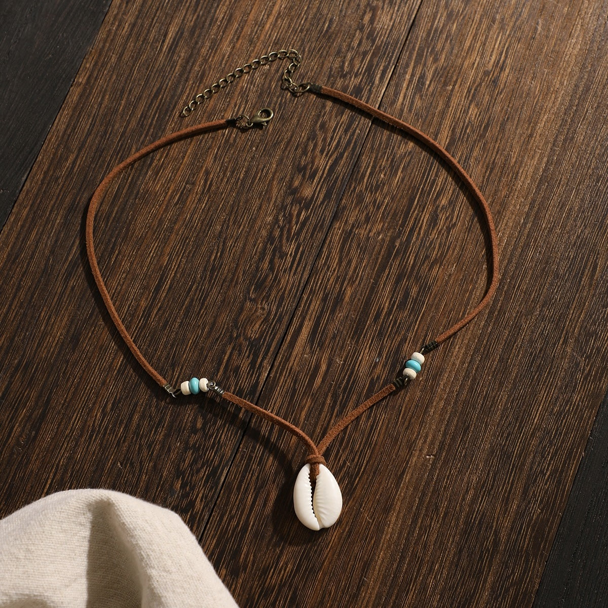 European and American cross-border jewelry Men's Korea velvet shell necklace Necklace Simple personality versatile niche accessories