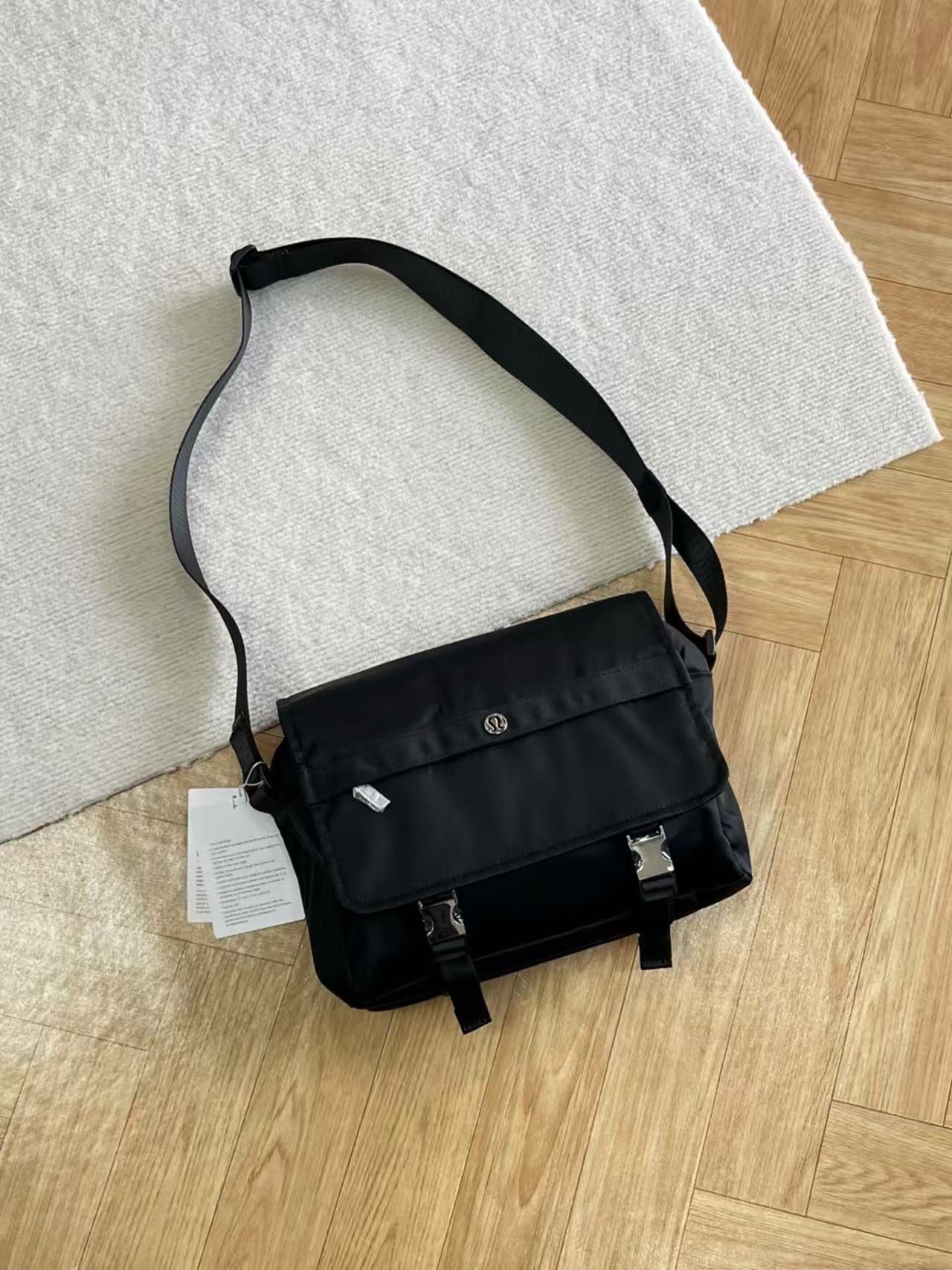 lulu reveal spot men's and women's crossbody bag lulu 6.5L messenger bag one shoulder sports computer bag leisure travel