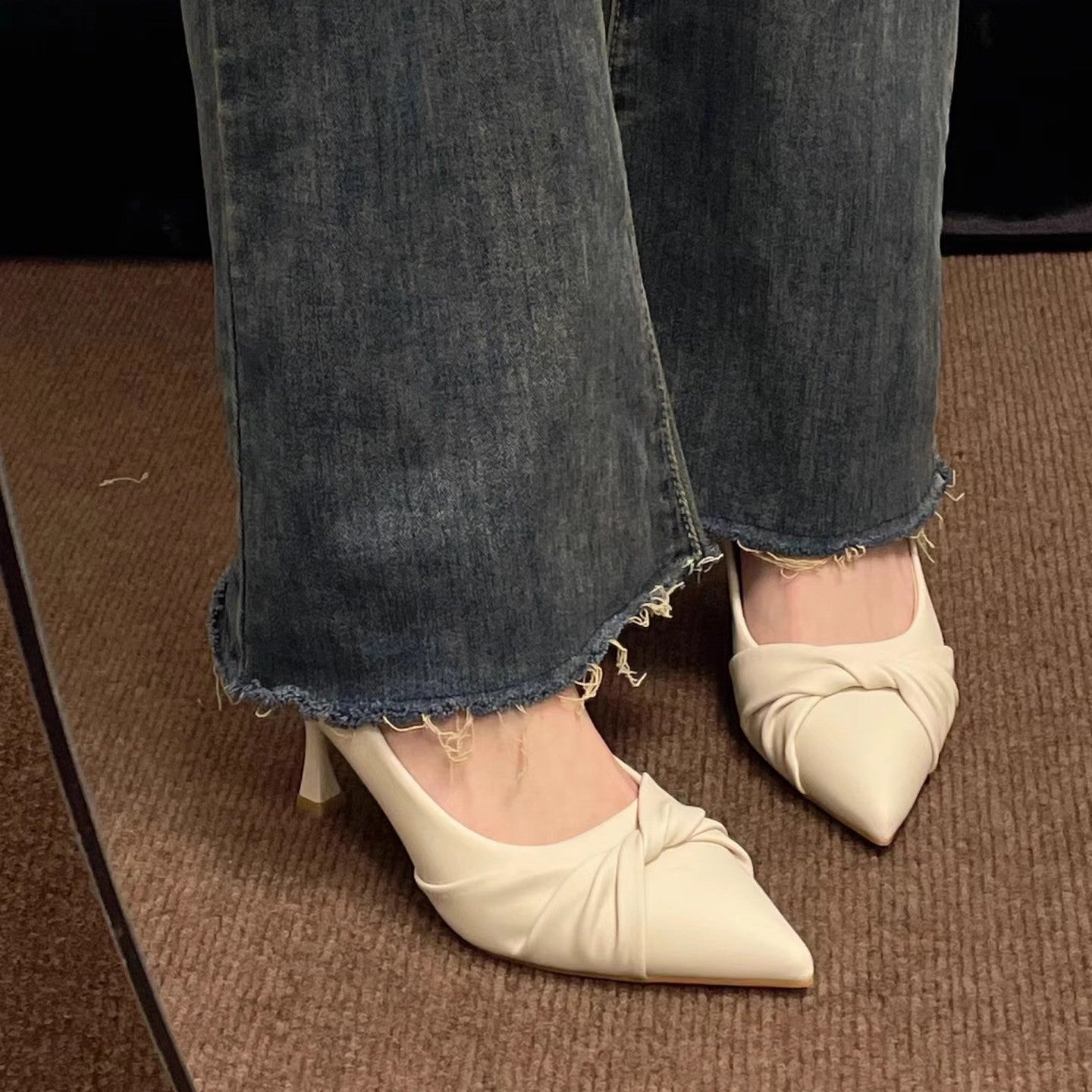 Art examination broadcast host, off-white high heels, women's stiletto heels, spring 2025 pointed toes, no tired feet, commuting professional shoes