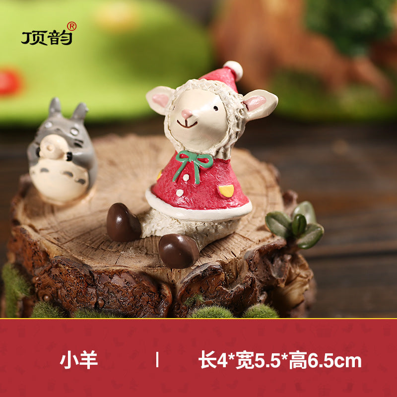 Christmas decorations, scene displays, shops, shopfronts, window ornaments, Christmas trees, tabletop ornaments, props