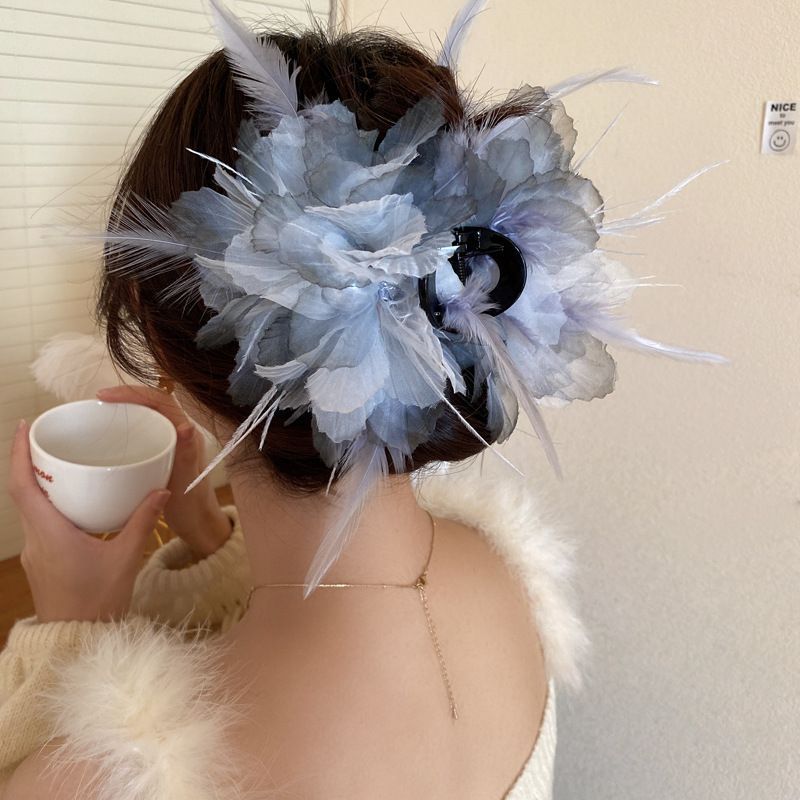 Ostrich feather grip clip, pure desire wind, hair on the back of the head, hair volume, super fairy ins, high-end hair ornaments, feather hair accessories