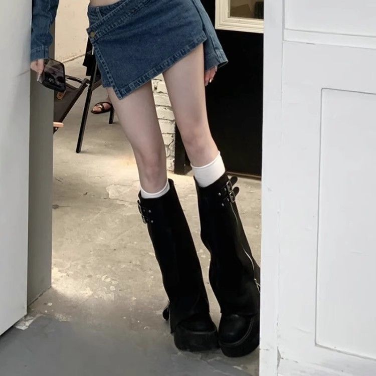 2024 Internet celebrity new style with skirt, versatile women's boots, boots, niche soft soles, not tired feet, high boots