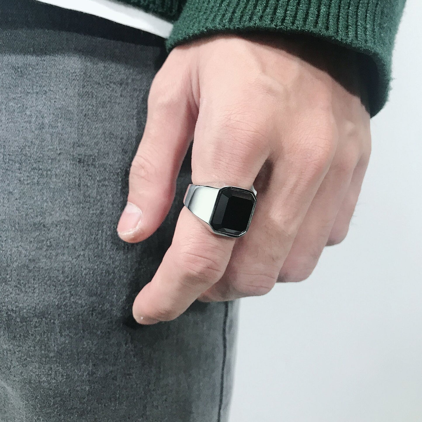 Fei Yu fashion retro domineering men's simple square black agate punk hip hop street silver ring ring