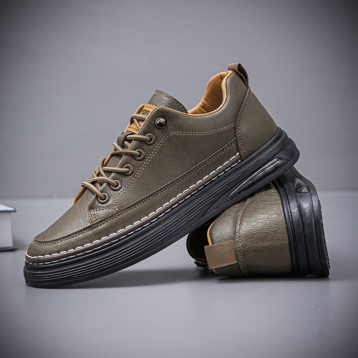 Men's shoes spring 2025 new plus-size trendy versatile casual leather shoes with soft soles and soft surfaces and one-foot shoes for men's board shoes
