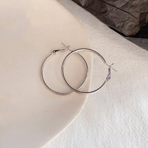 Exaggerated earrings, niche design, high-end sensory rings, earrings, new trendy temperament, slimming and versatile, cold and light wind earrings, women