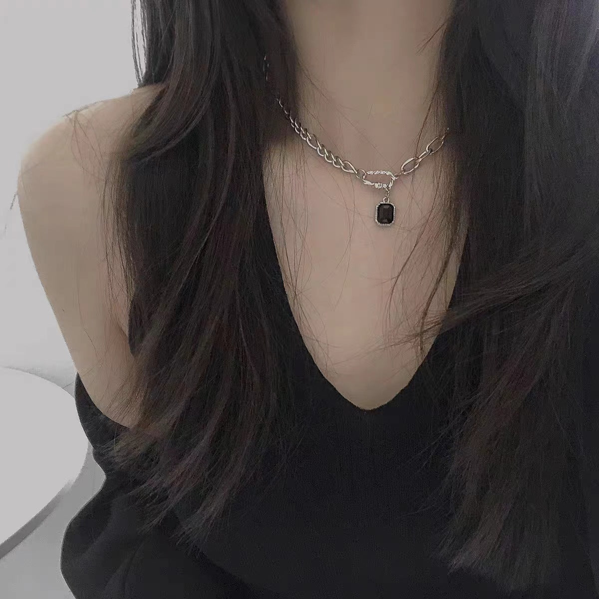 Black and white squares, glass stitching necklaces, men's niche, simple and versatile, titanium steel clavicle chain, light luxury, personality hip-hop jewelry