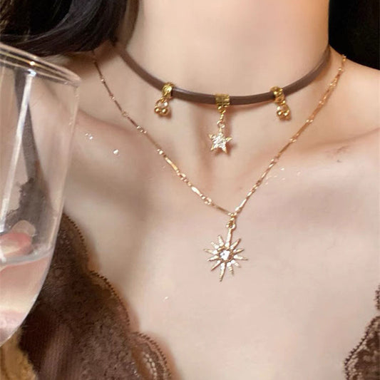 Sweet and cool hottie ~ double stacked wearing sunflower brown leather necklace female choker niche design clavicle necklace