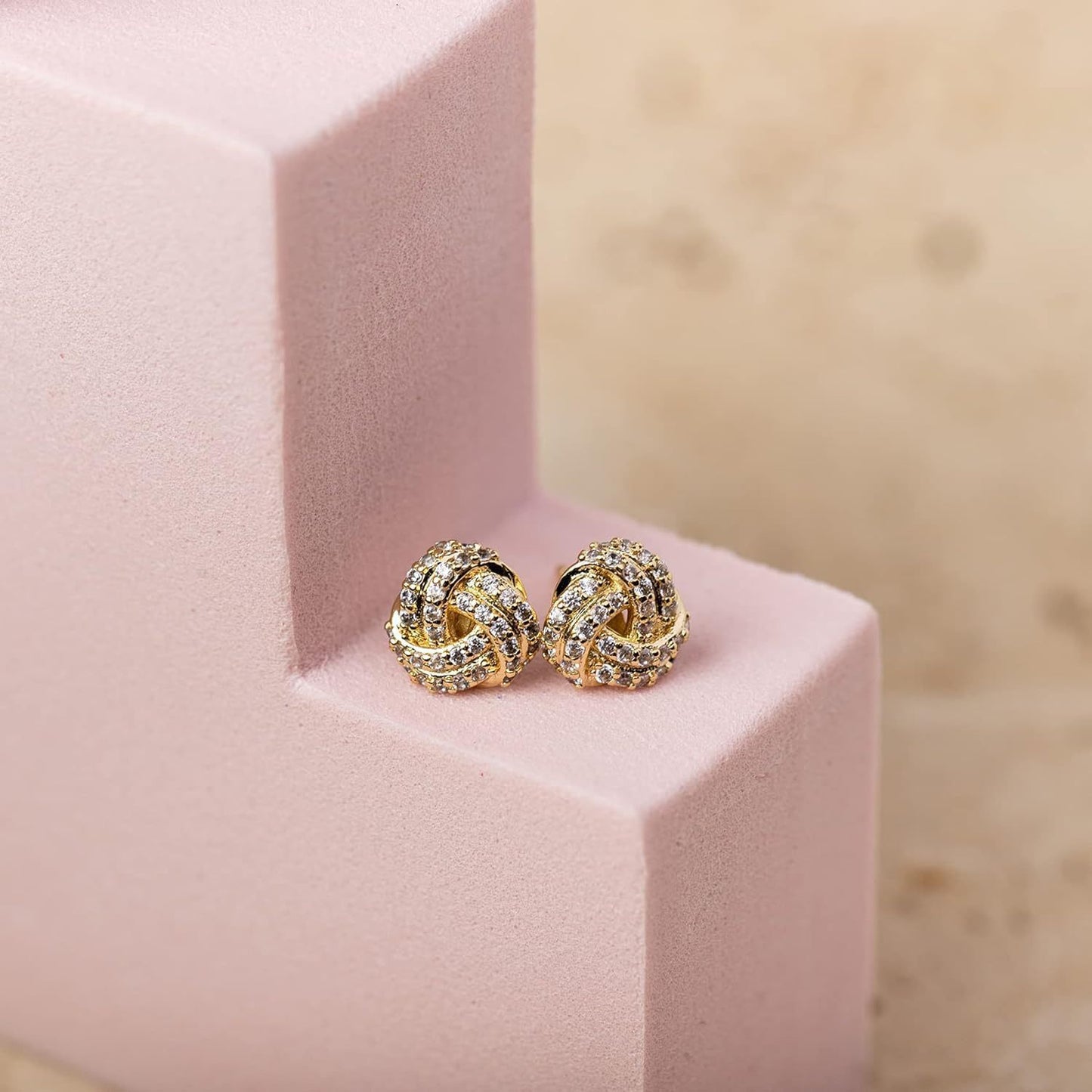 2024 Amazon Hot Selling New Design Sense Love Knot Stud Earrings Fashion Commuting Versatile High-end Cool Wind Earrings