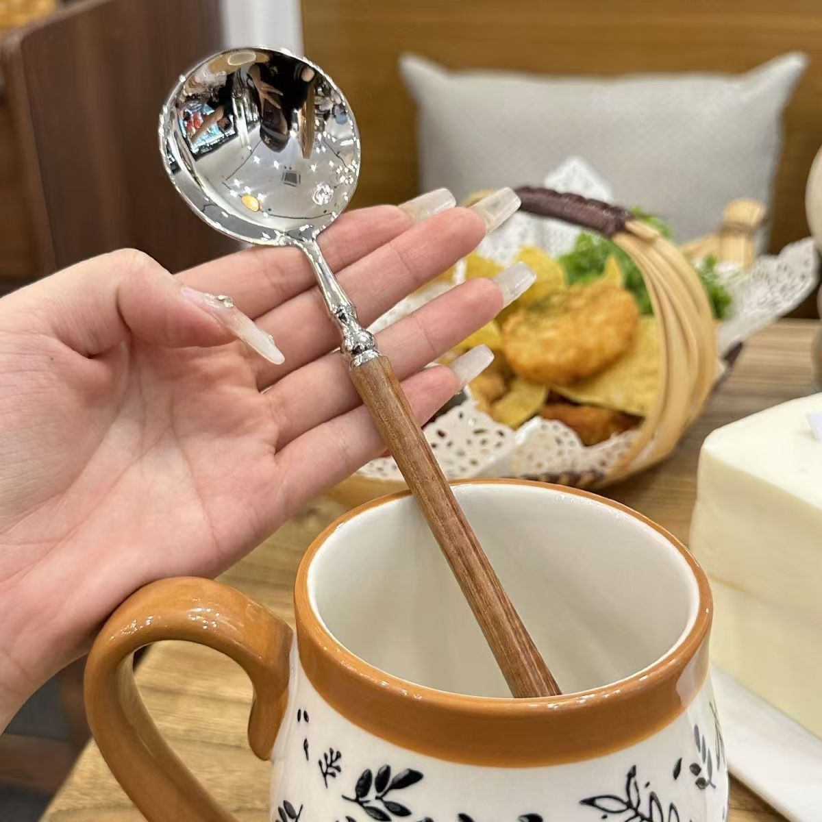 Cross-border imitation rosewood round spoon, stainless steel spoon, long-handled round-headed spoon, household rice spoon, spoon, spoon, spoon, dessert spoon