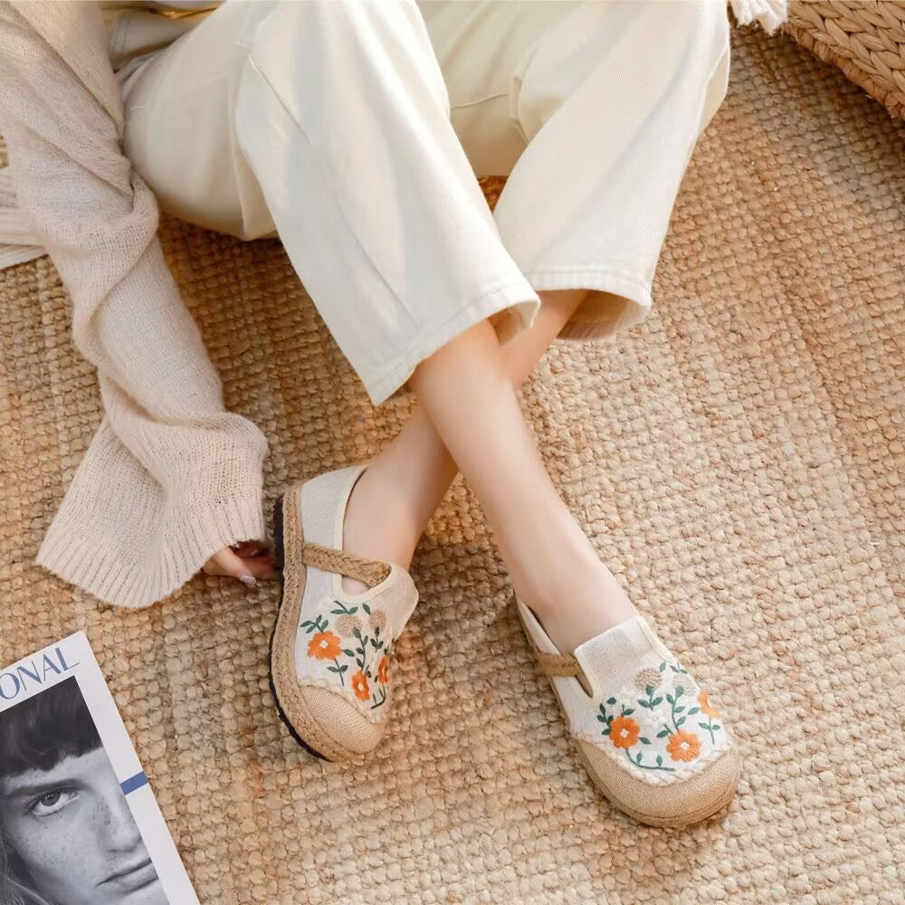 Spring new women's single shoes, one-foot pedals, fisherman's shoes, retro style linen round toe, casual cotton and linen shoes, old Beijing cloth shoes