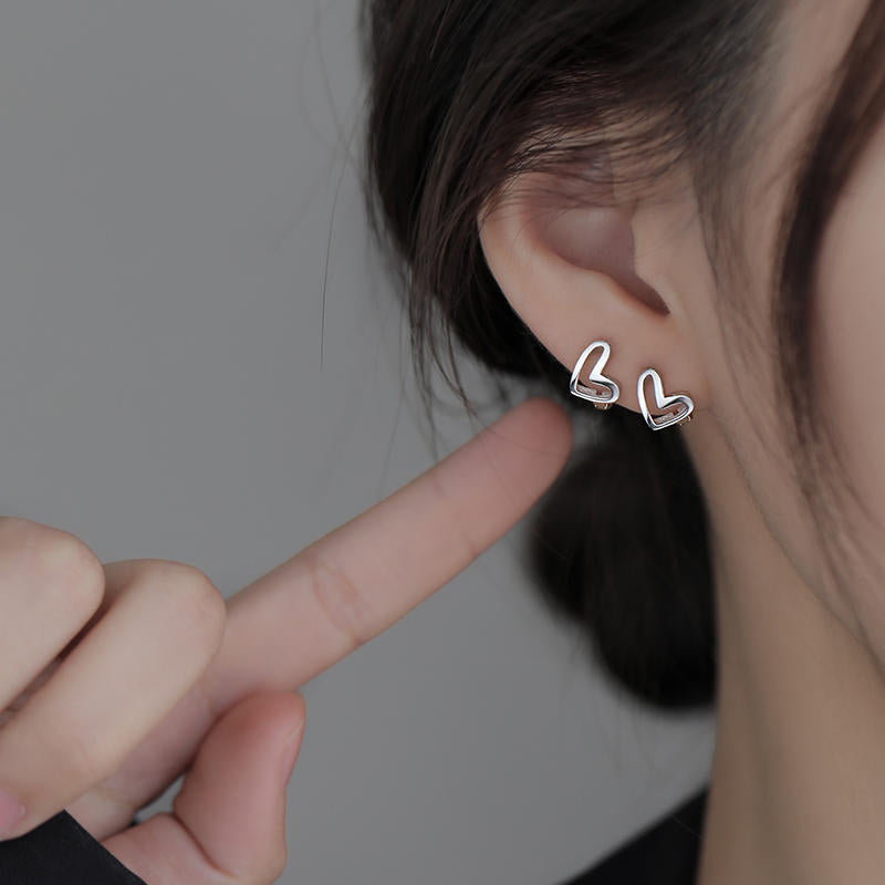 Love Earrings for Women 2024 New Trendy Niche Design Hollow Personality Temperament Earrings Stud Earrings