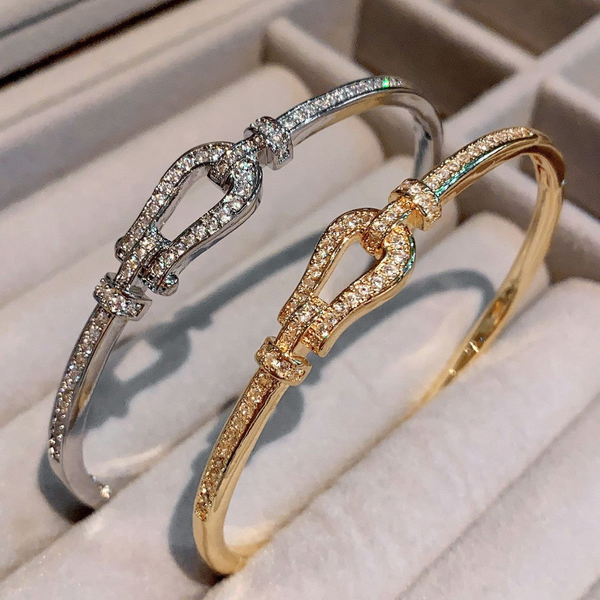 Cross-border European and American senior stars with the same micro-inlaid horseshoe bracelet, niche design, light luxury, fashion bracelet bracelet wholesale