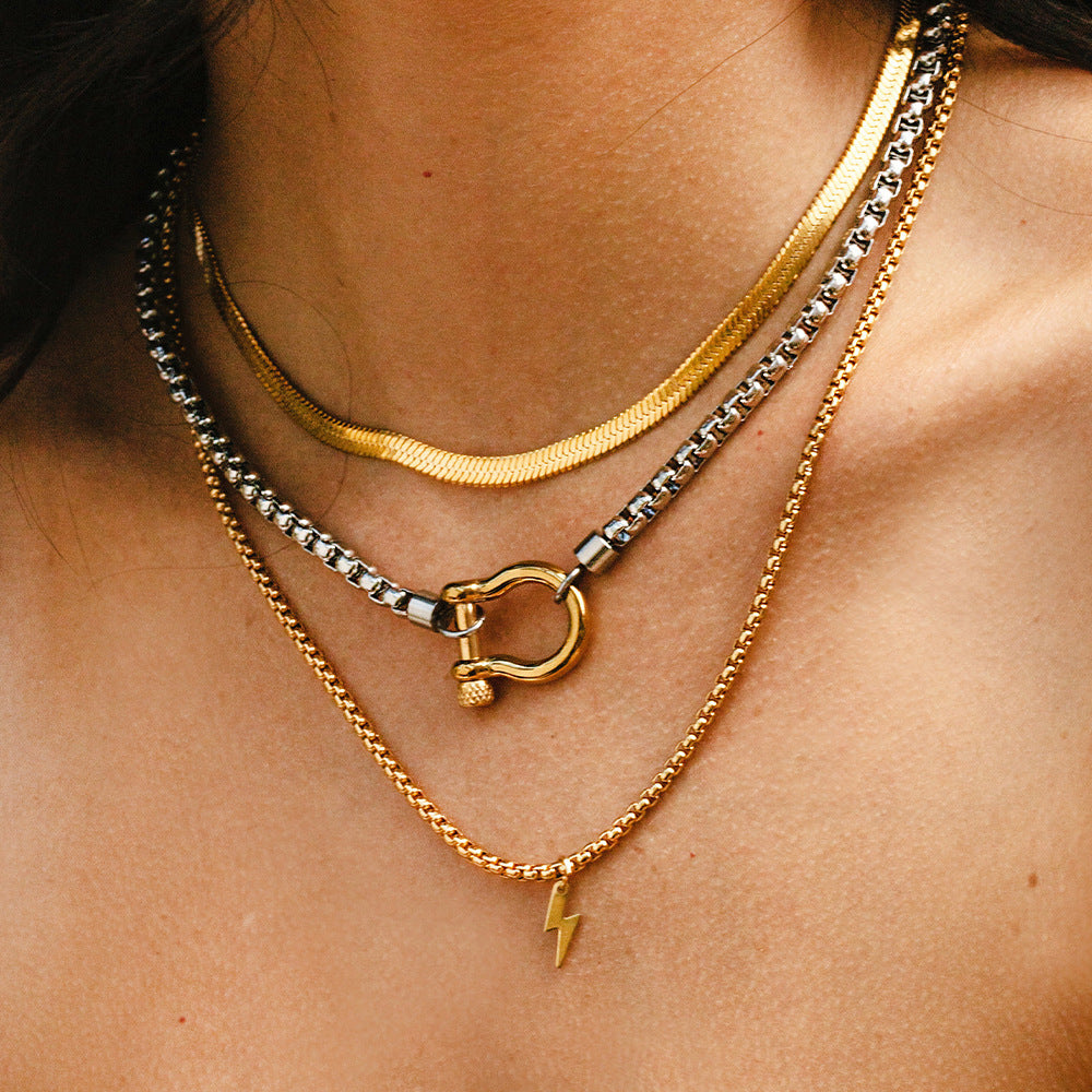 European and American ins light luxury style personality carabiner necklace 18k gold-plated stainless steel box chain necklace female and male hypoallergenic