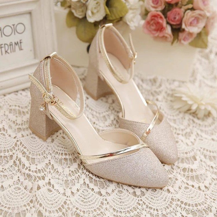 Pointed toe thick heel shoes women's 2022 new daily style toe square root women's shoes buckle strap high heel shoes wholesale