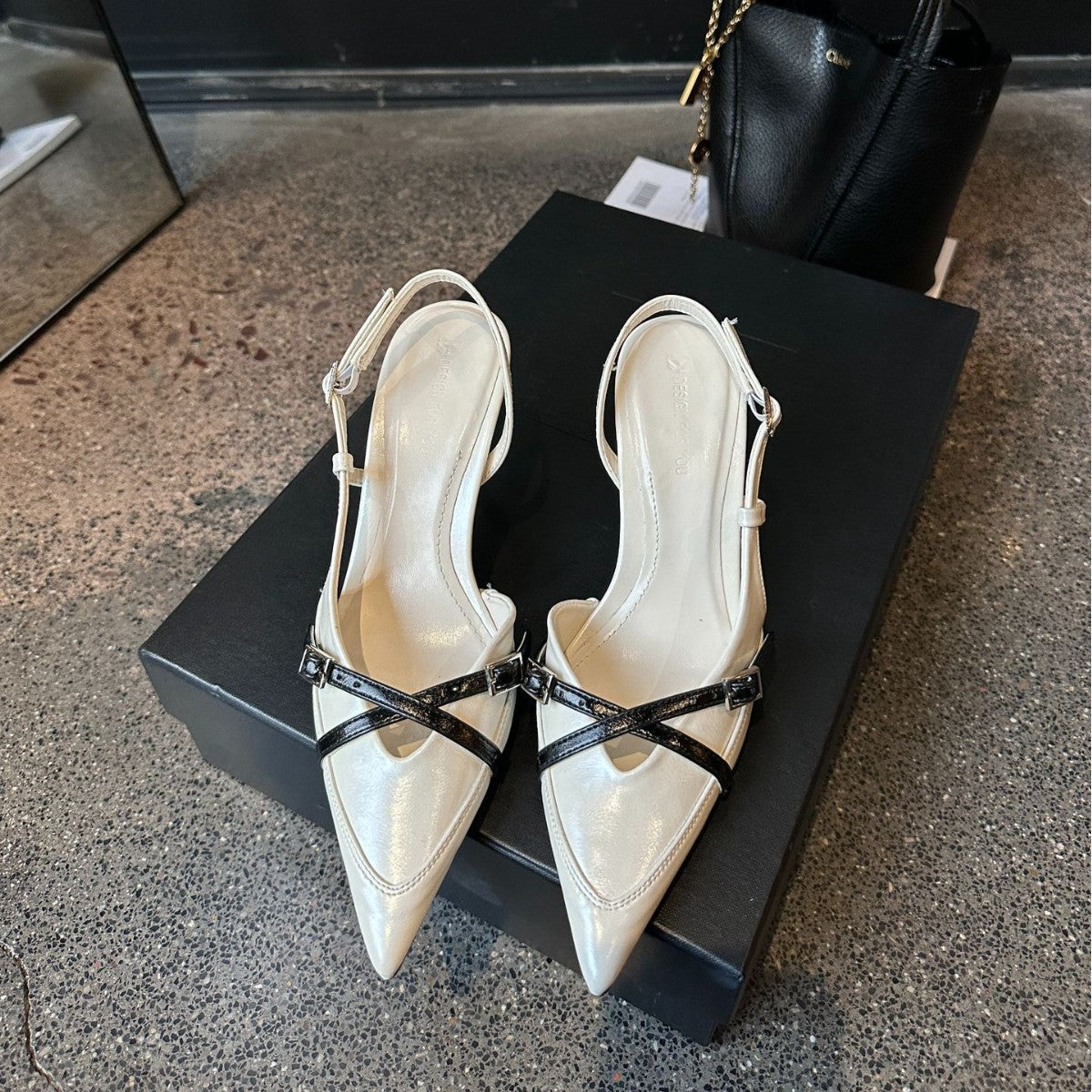 Spring/Summer 2025 New Women's Shoes: Cross Buckle Strap Pointed Toe, High Heeled Sandals, Casual and Versatile, Stiletto Heel, Empty Back