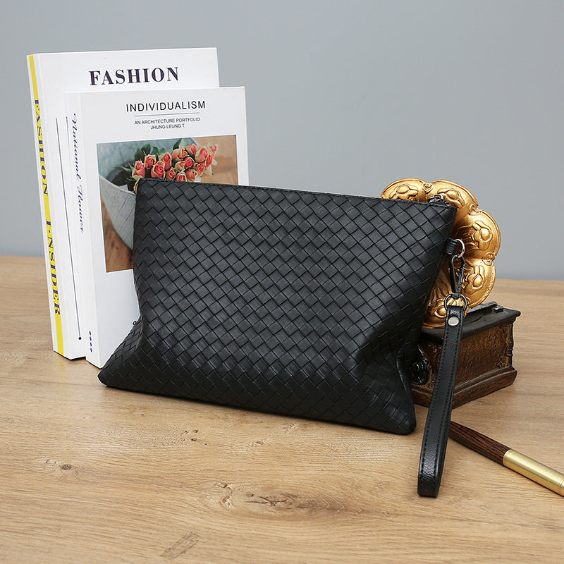 New men's woven clutch bag, large capacity soft leather pouch, envelope bag, trendy business men's bag, live supply