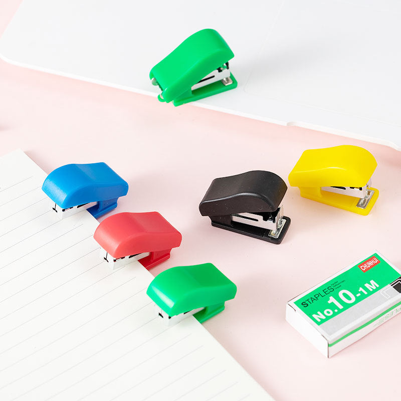 Cross-border hot selling mini small stapler student supplies labor-saving set stapler 2004 stock supply