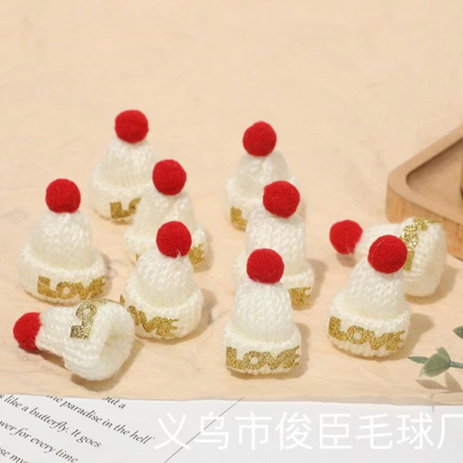 Cross-border mini woolen Santa hat scarf decoration doll pendant hand-knitted red and white Santa hat accessories in stock