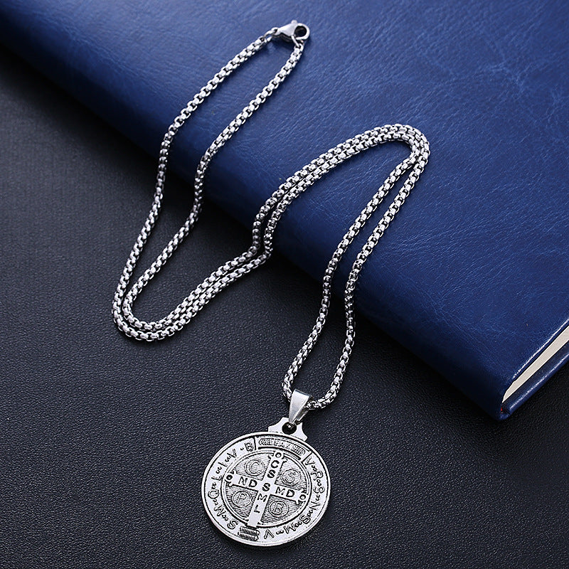 European and American cross-border hot-selling accessories hip-hop street dance couple necklace disc portrait pendant titanium steel boys and girls necklace