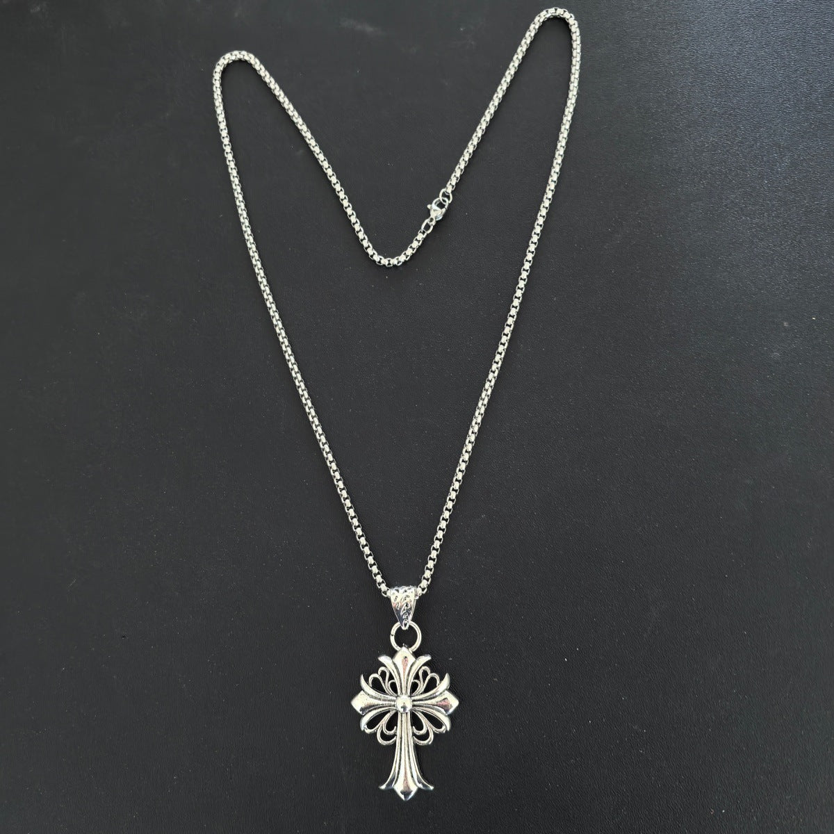 European and American Foreign Trade Jewelry Wholesale Retro Men's Personality Crossing Titanium Steel Chain Pendant Necklace